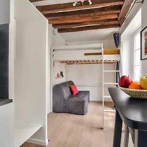 Lovely Mezzanine In The Heart Of 3m Apartamento París
