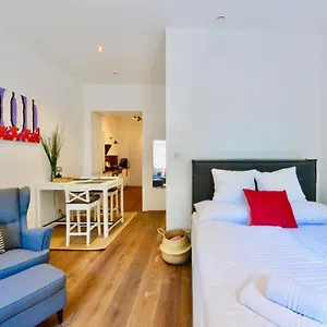 Charming Studio In Servitenviertel Ii Apartamento Viena